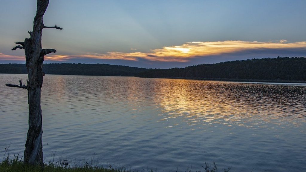 Sunset on Bull Shoals lake
