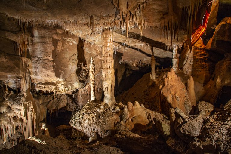 Mystic Caverns - Lost In The Ozarks