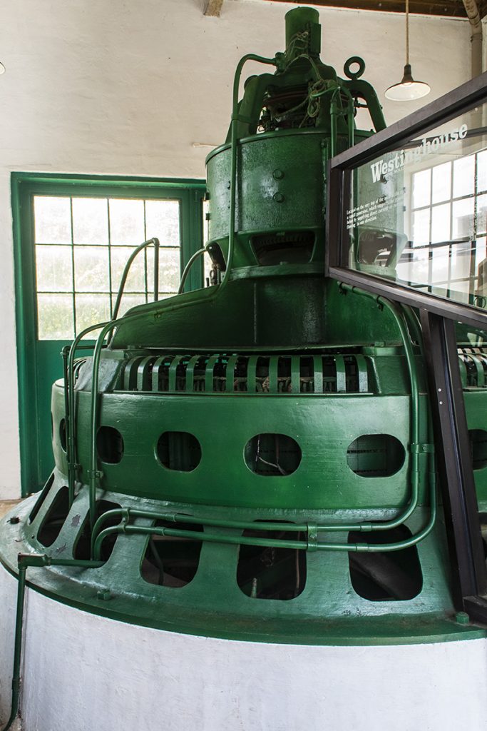 Hydroelectric Generator
