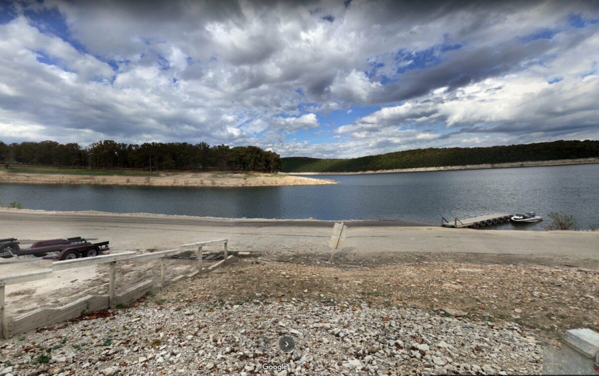 ☀ How deep is bull shoals lake at tucker hallow arkansas